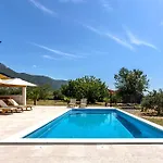 Villa Summertime
